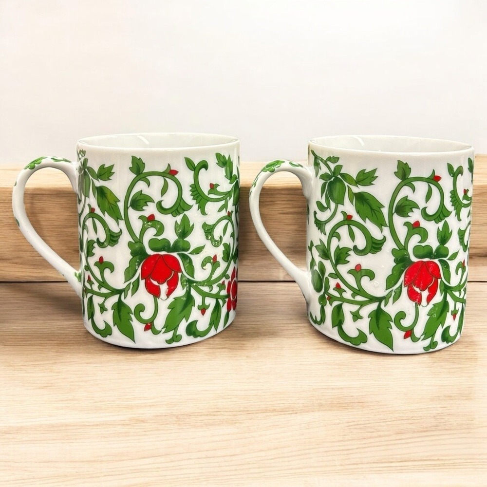 Williams Sonoma Coffee Cup Mug Christmas Holiday Green Vines Red Flowers‎ Japan